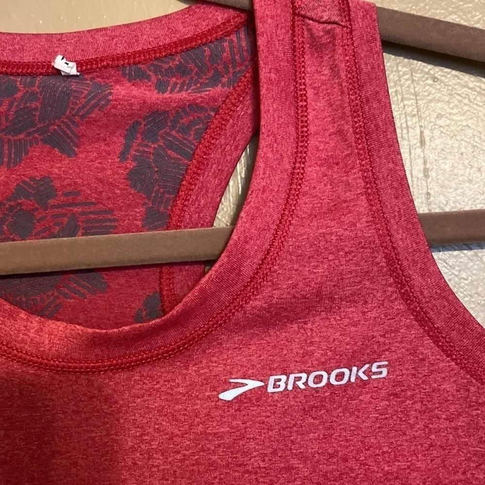 Brooks running shirt Size XS